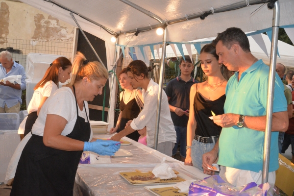 dsc-98829593AEAC-119D-46A2-6F45-EA7DD4918BDF.jpg